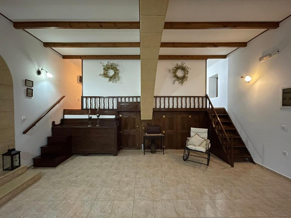 Kamara Traditional House Soroni エクステリア 写真