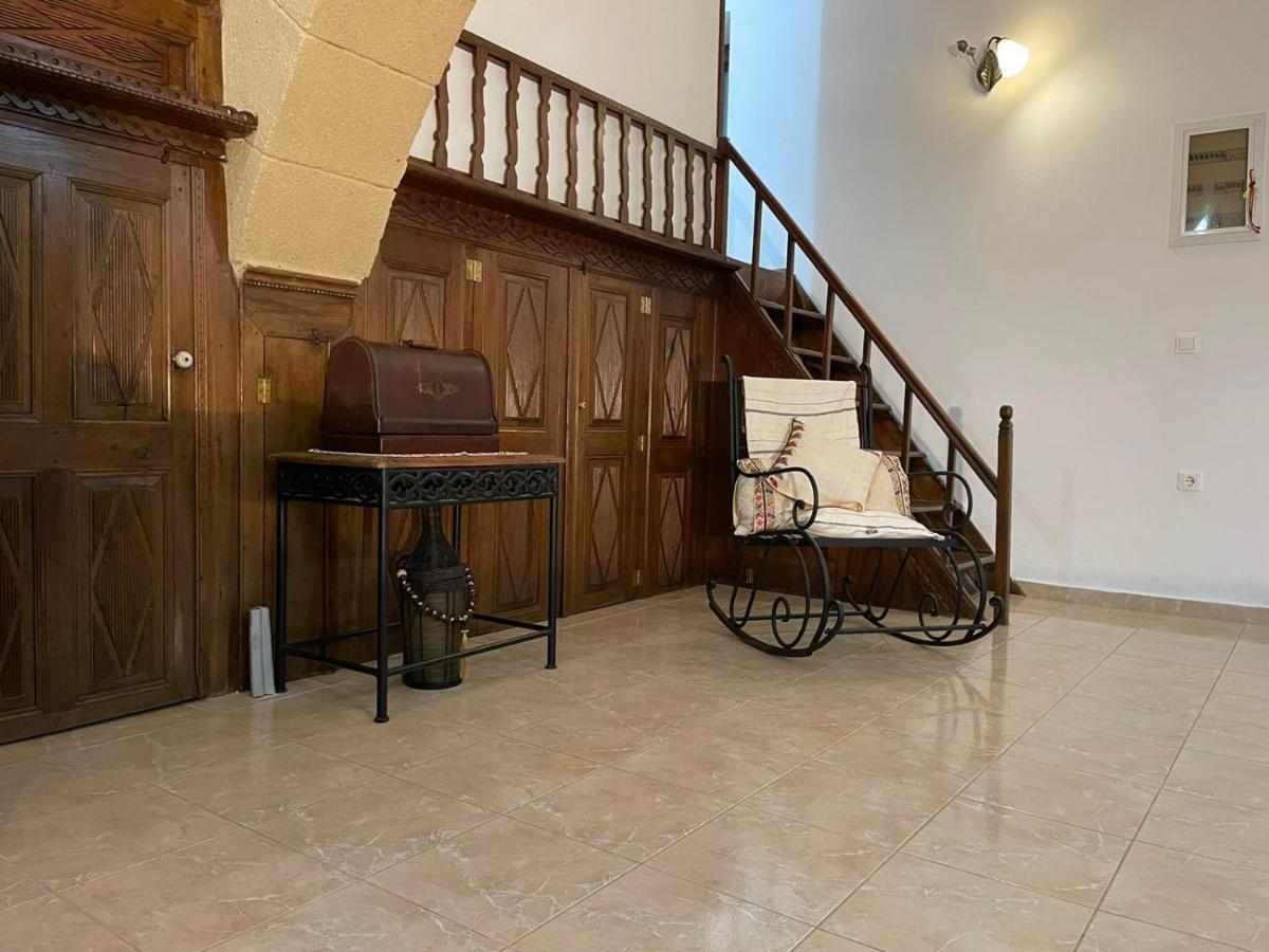 Kamara Traditional House Soroni エクステリア 写真