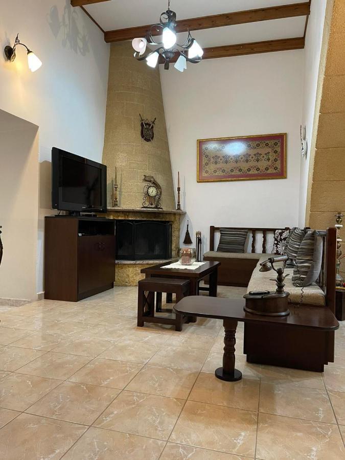 Kamara Traditional House Soroni エクステリア 写真