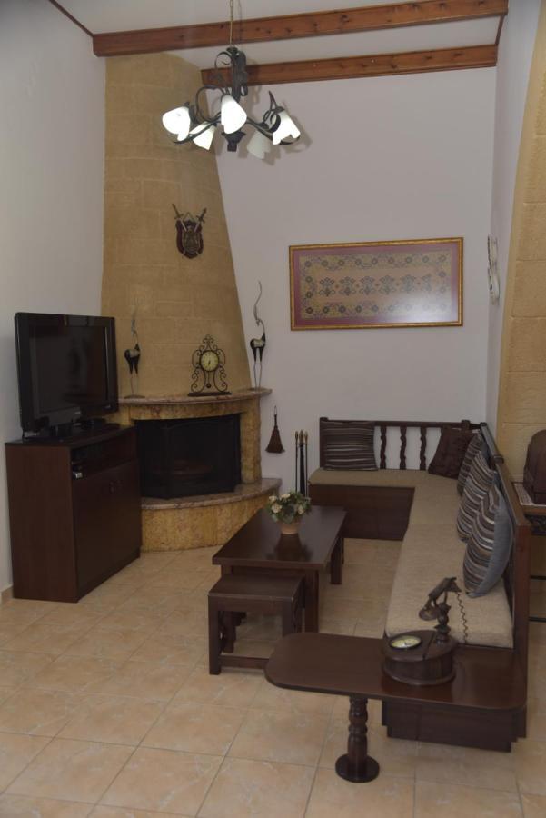 Kamara Traditional House Soroni エクステリア 写真