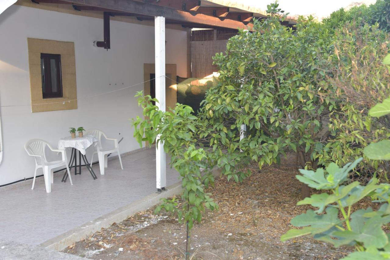 Kamara Traditional House Soroni エクステリア 写真